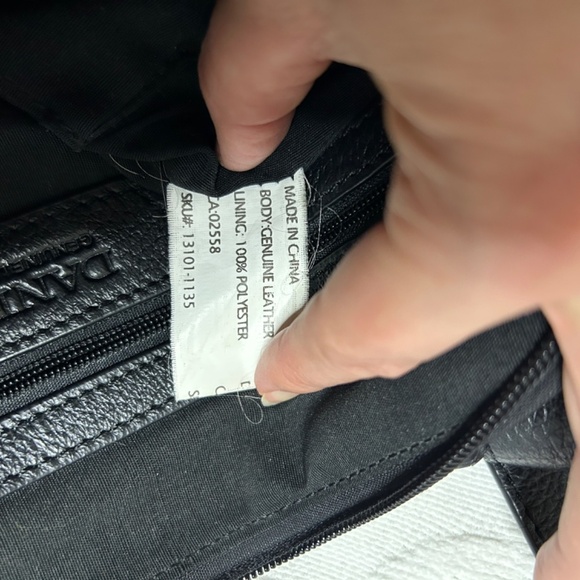 Daniel Leather Pebbled Black Crossbody Purse Multi Pocket Adjustable Strap - Picture 15 of 16